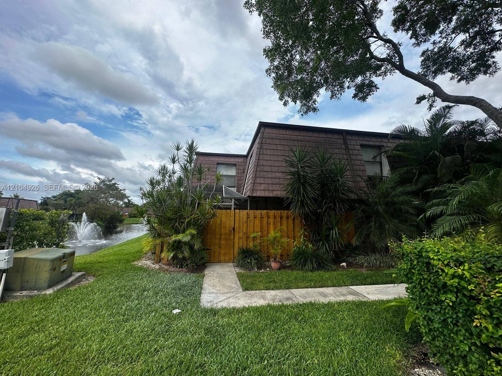 7671 W Courtyard Run W, Boca Raton, FL 33433 Photo 8