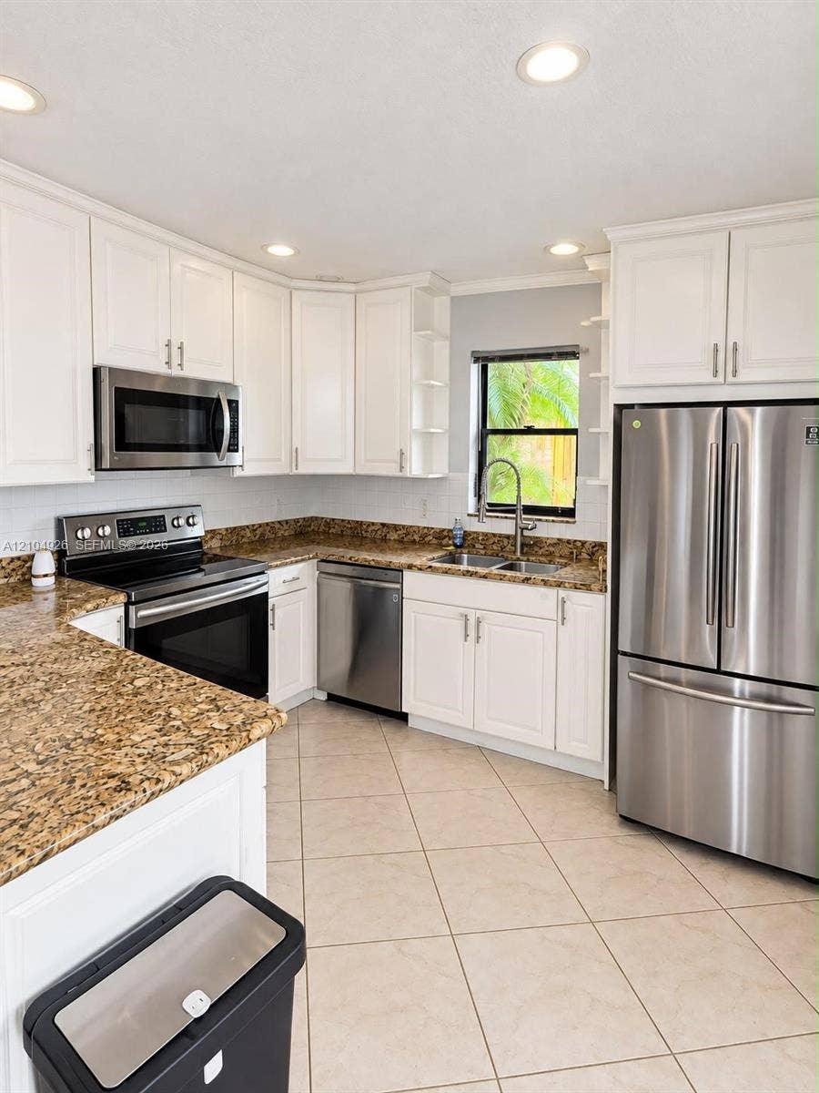 7671 W Courtyard Run W, Boca Raton, FL 33433 Photo 3
