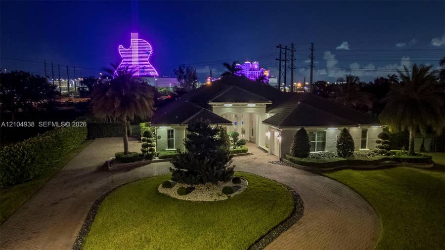 Property photo for 5202 S Sterling Ranch Circle, Davie, FL