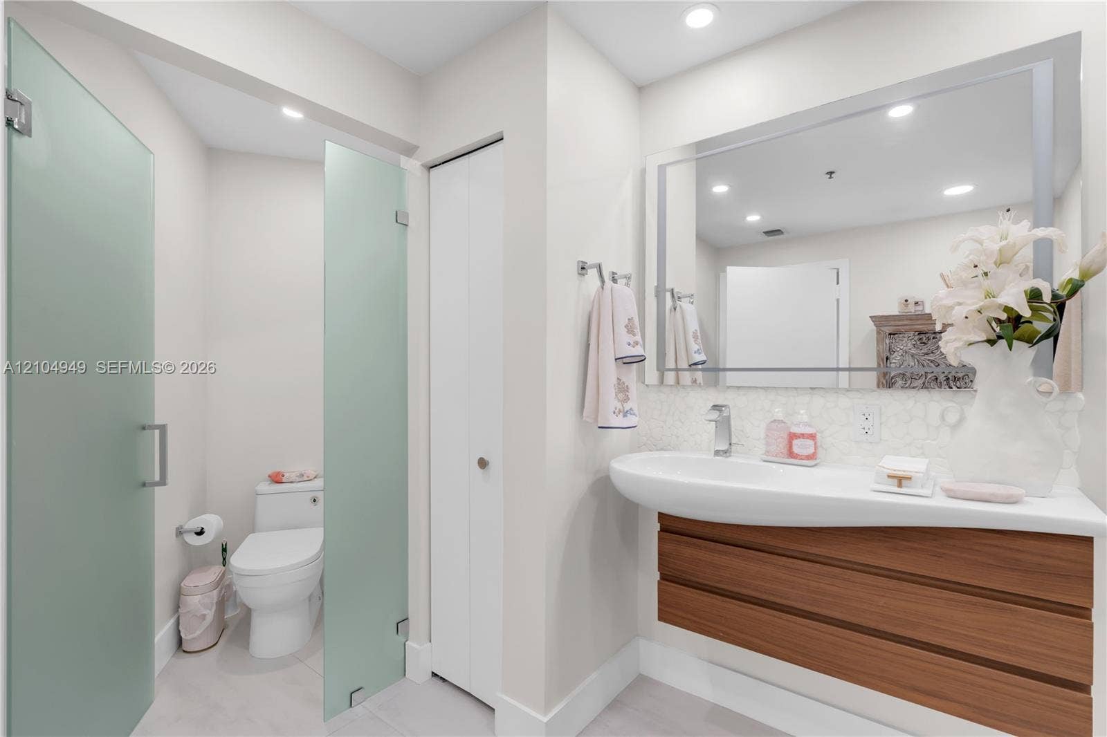 808 Brickell Key Drive, #1006, Miami, FL 33131 Photo 23