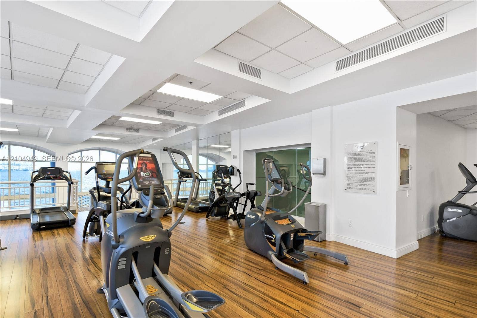 808 Brickell Key Drive, #1006, Miami, FL 33131 Photo 37