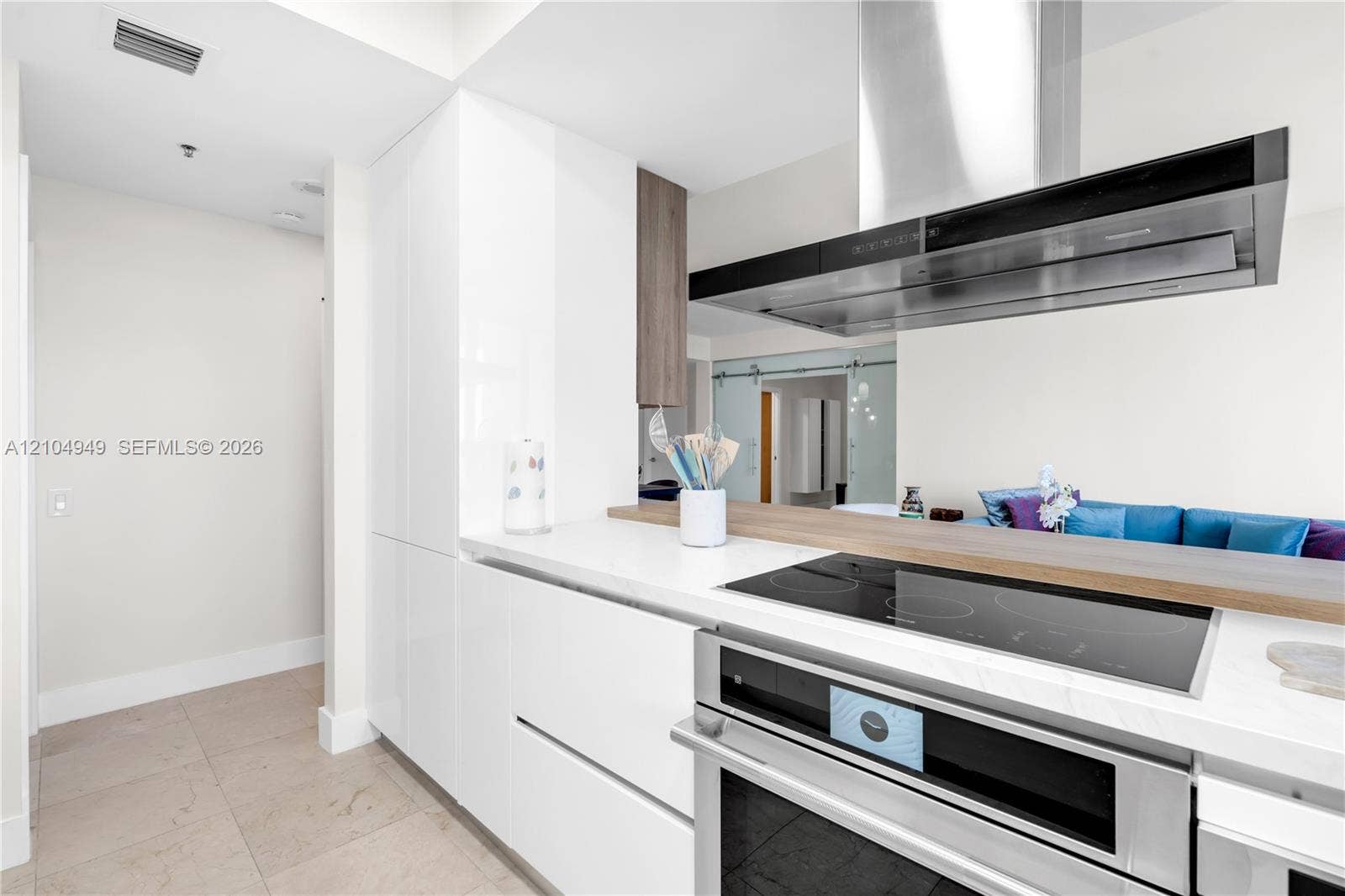 808 Brickell Key Drive, #1006, Miami, FL 33131 Photo 19