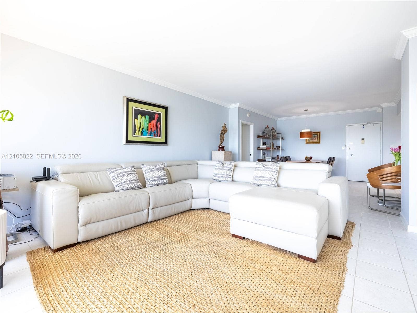 500 Bayview Drive, #1520, Sunny Isles Beach, Sunny Isles Beach, FL 33160 Light blue wall color with white crown molding
