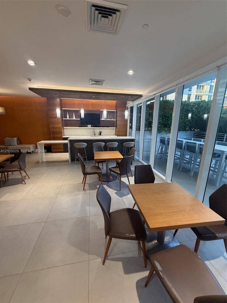 600 NE 27th Street, #1203, Miami, FL 33137 Common area