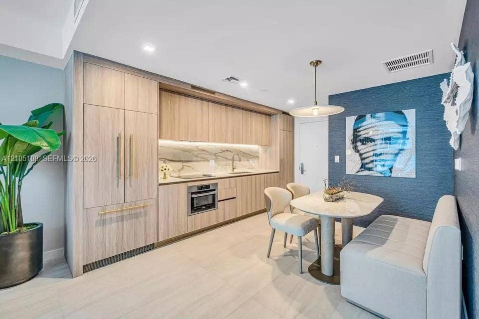 77 SE 5th Street, #2011, Miami, FL 33131 Photo 6