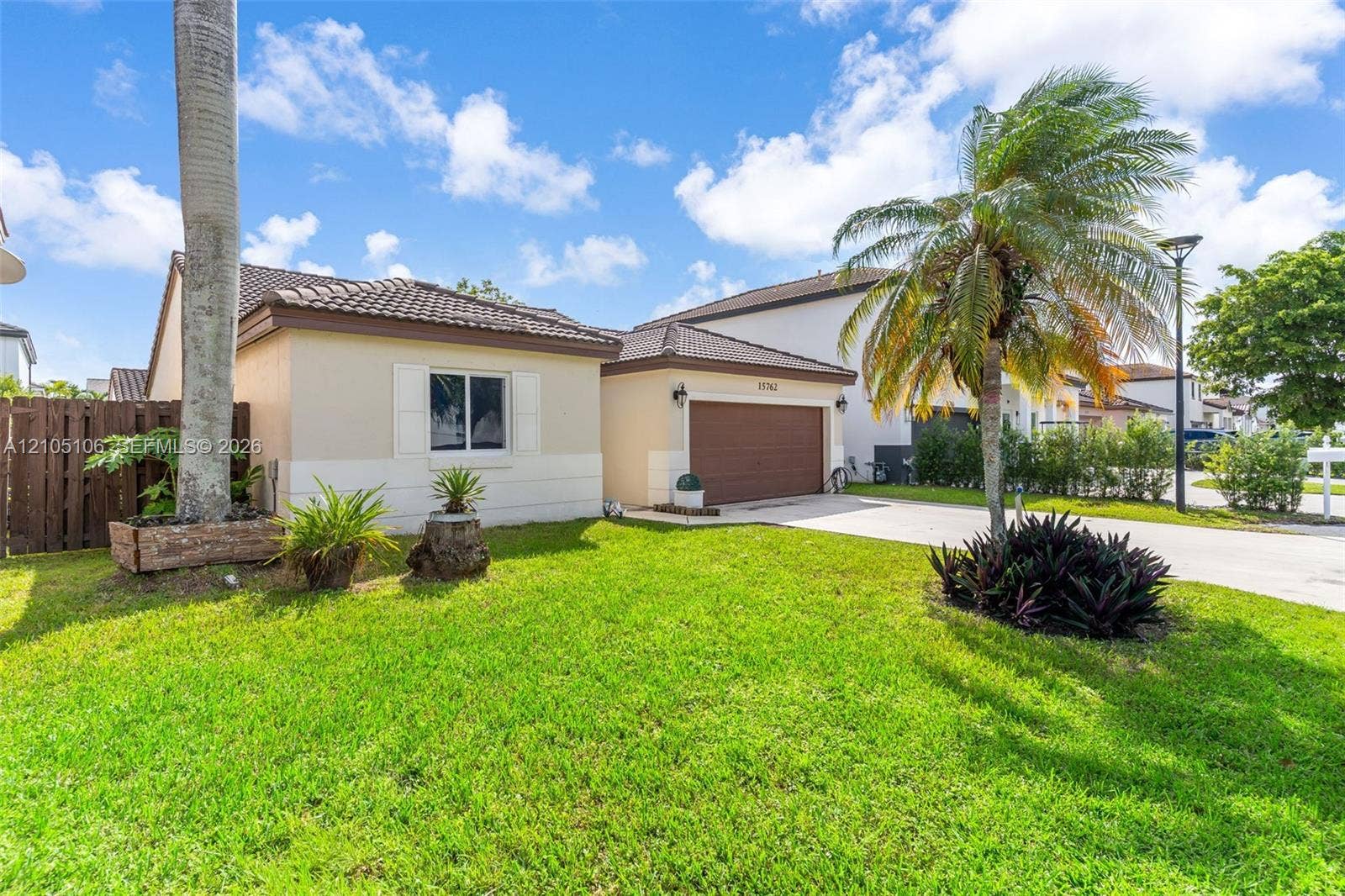 15762 SW 74th Street, Miami, FL 33193 Photo 2
