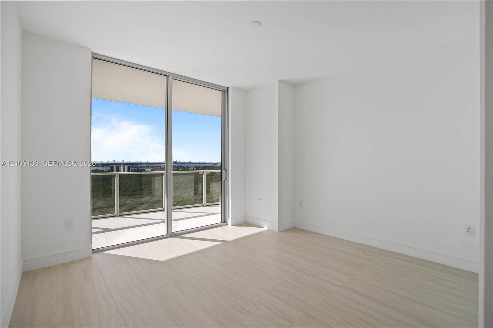 2411 Laguna Circle, #1505, North Miami, FL 33181 Photo 20