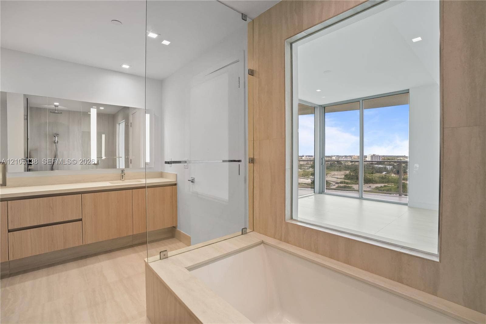 2411 Laguna Circle, #1505, North Miami, FL 33181 Photo 39