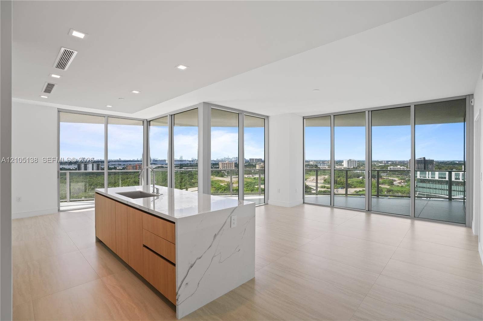 2411 Laguna Circle, #1505, North Miami, FL 33181 Photo 25