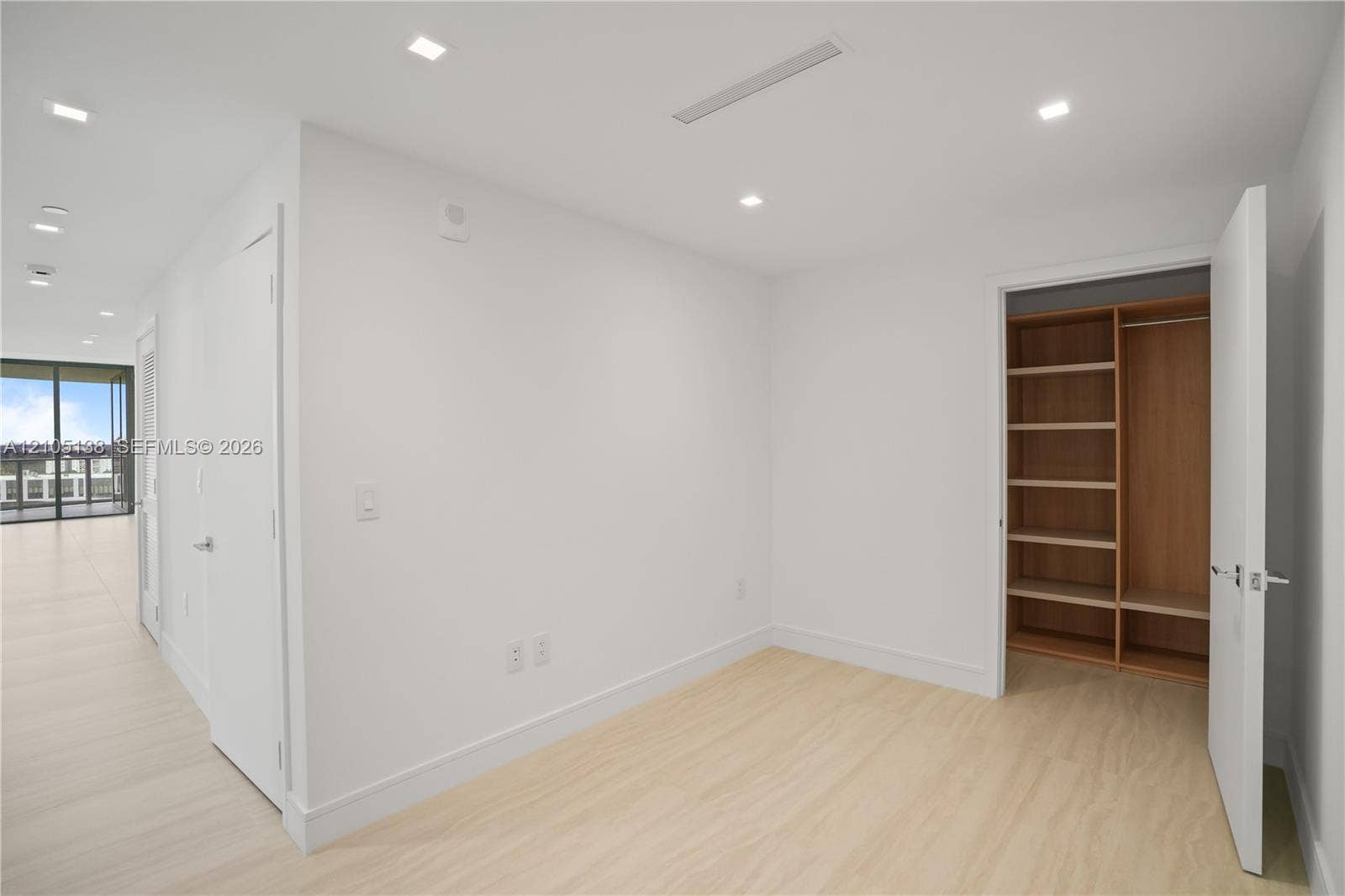 2411 Laguna Circle, #1505, North Miami, FL 33181 Photo 6