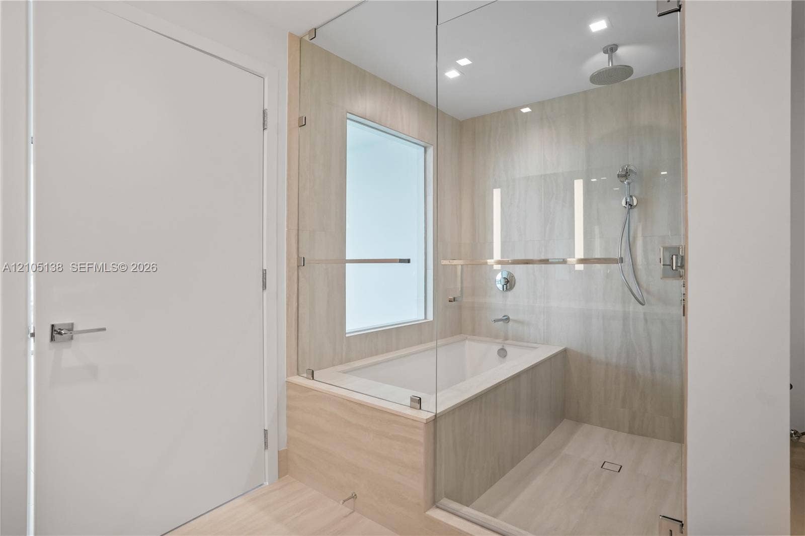 2411 Laguna Circle, #1505, North Miami, FL 33181 Photo 38