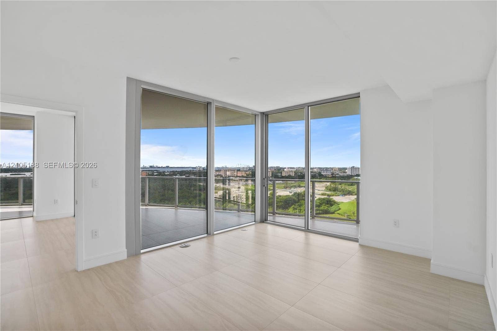2411 Laguna Circle, #1505, North Miami, FL 33181 Photo 33