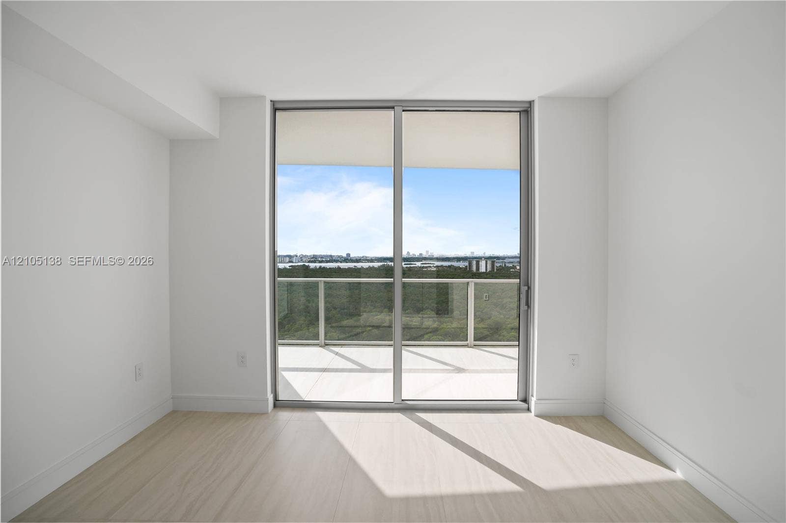 2411 Laguna Circle, #1505, North Miami, FL 33181 Photo 14