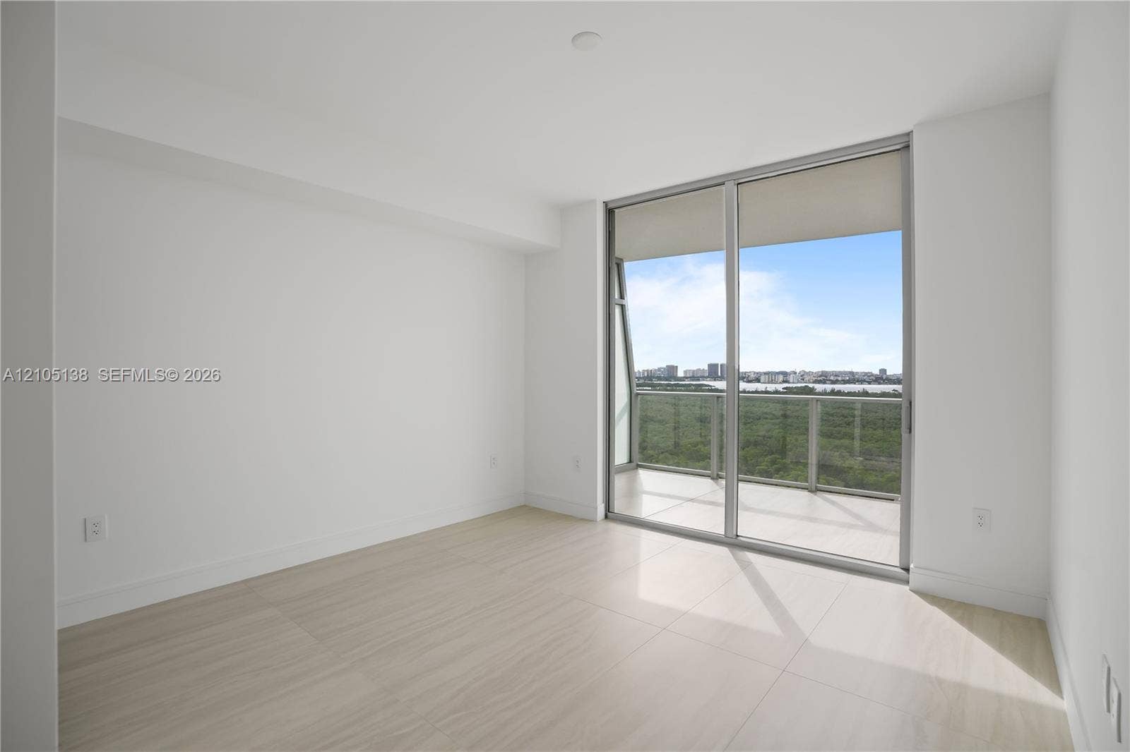 2411 Laguna Circle, #1505, North Miami, FL 33181 Photo 10