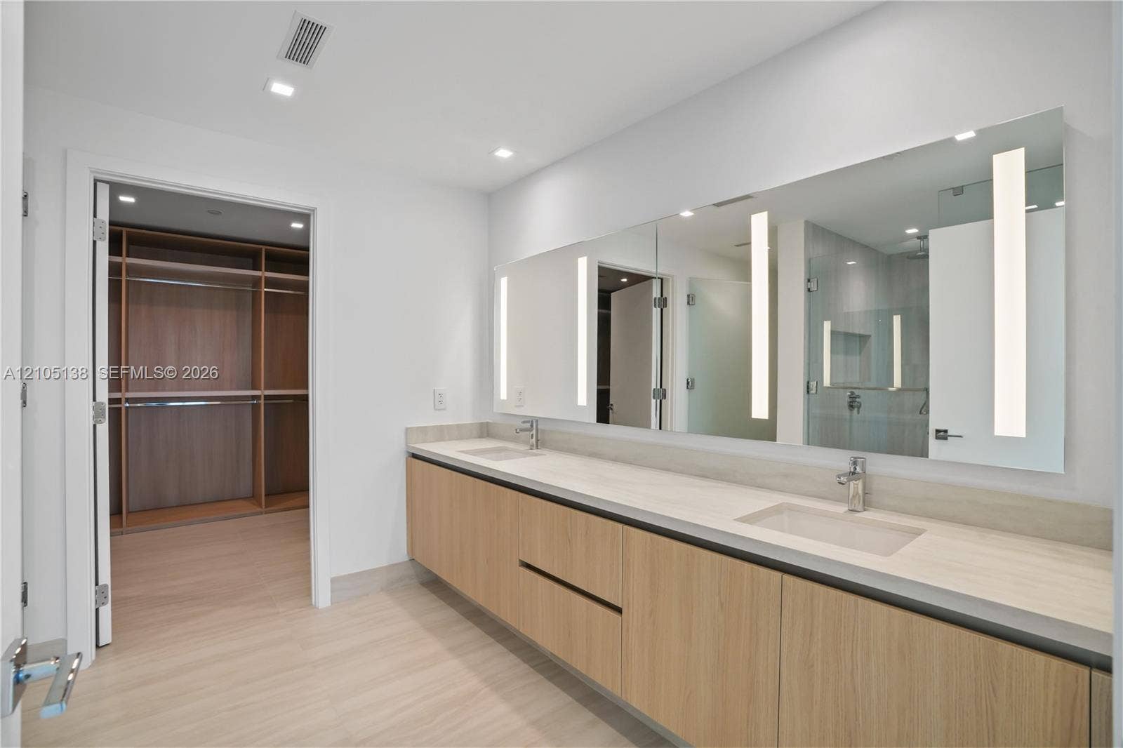 2411 Laguna Circle, #1505, North Miami, FL 33181 Photo 36