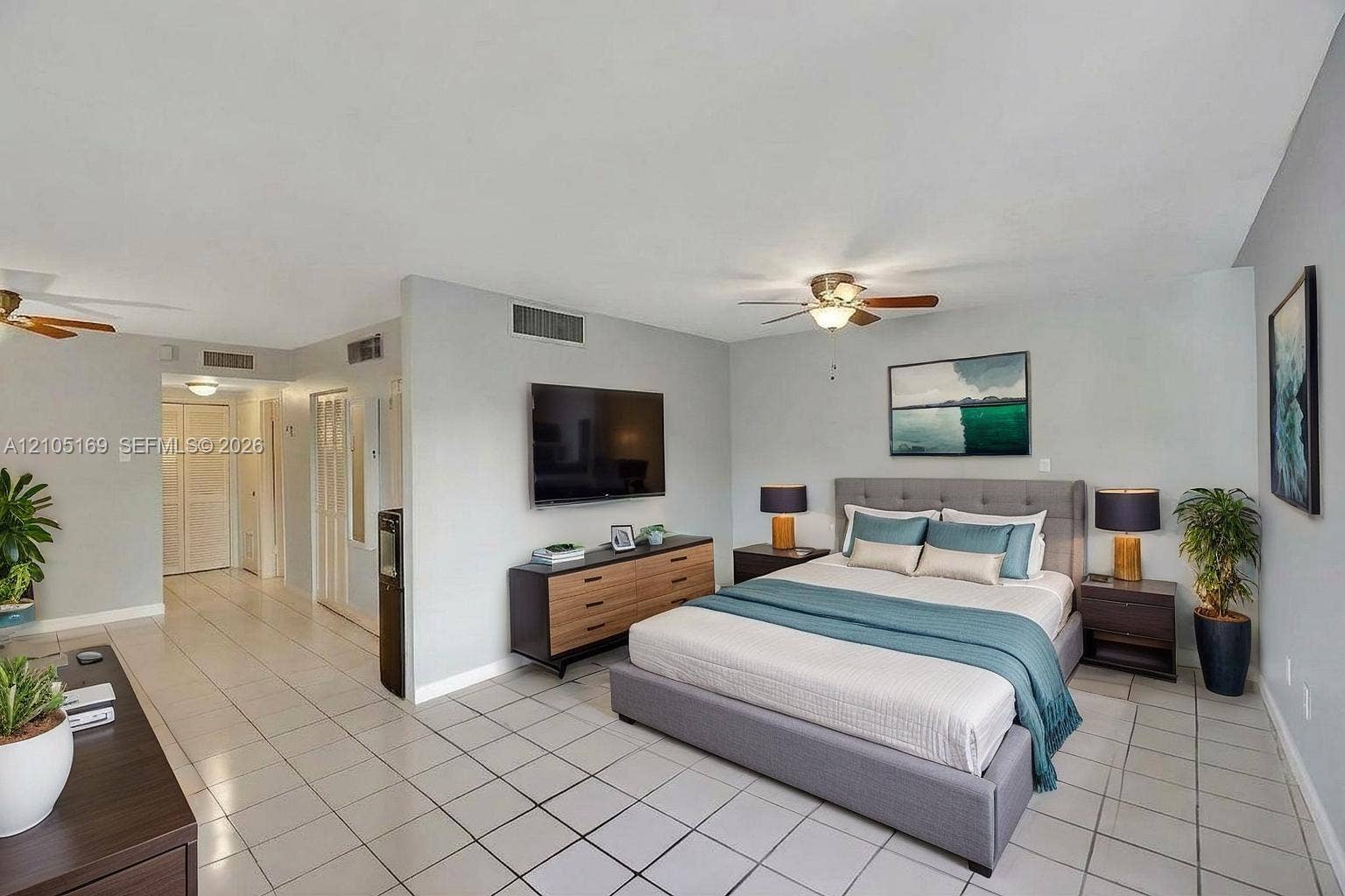2899 Collins Avenue, #521, Miami Beach, FL 33140 Light-toned tile flooring throughout