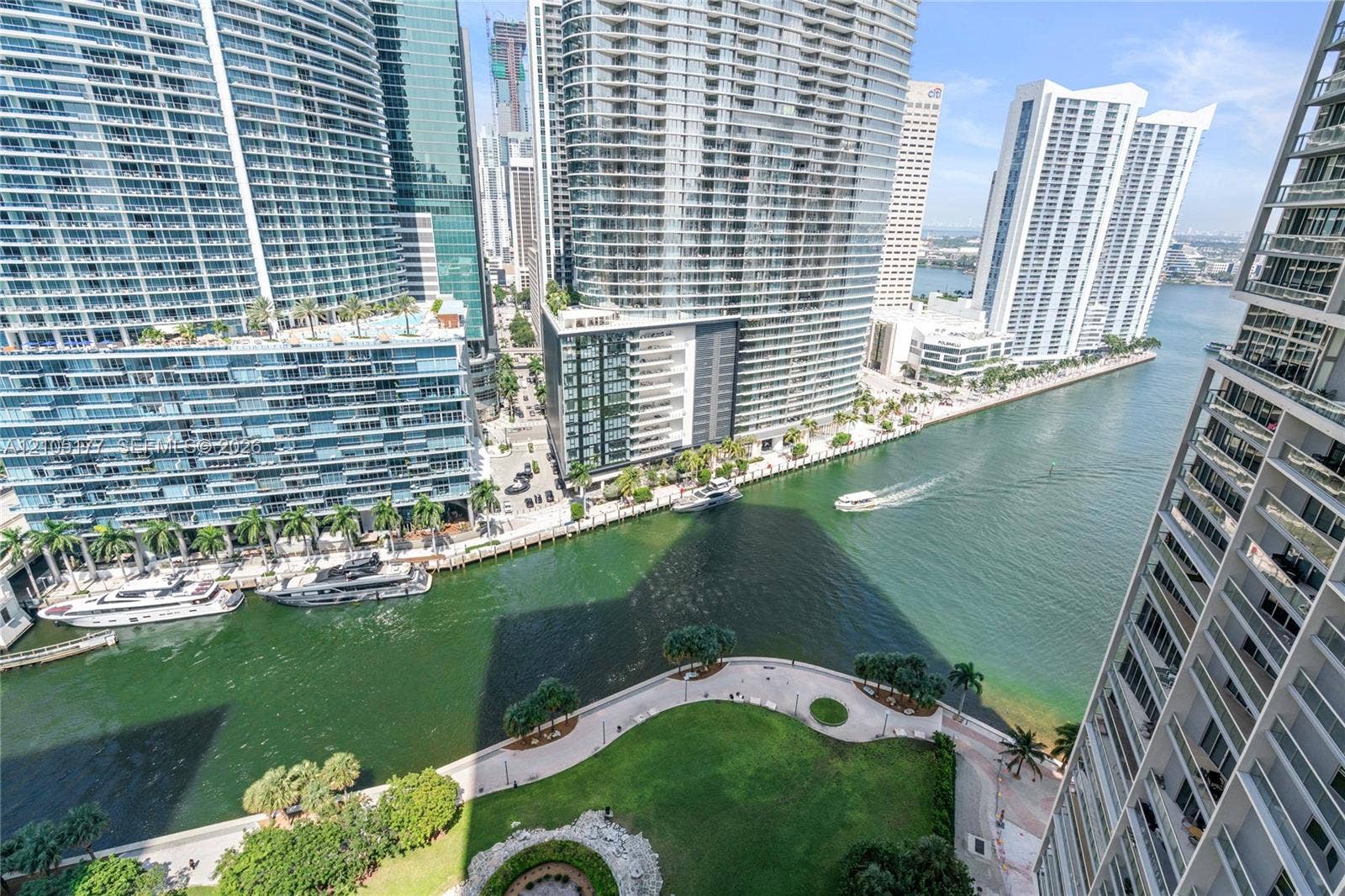 475 Brickell Avenue, #2414, Miami, FL 33131 Photo 37