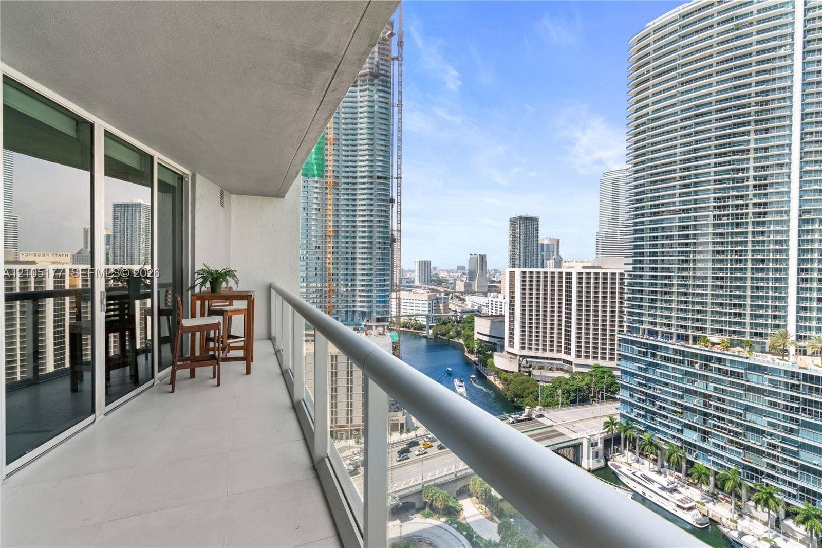 475 Brickell Avenue, #2414, Miami, FL 33131 Photo 32
