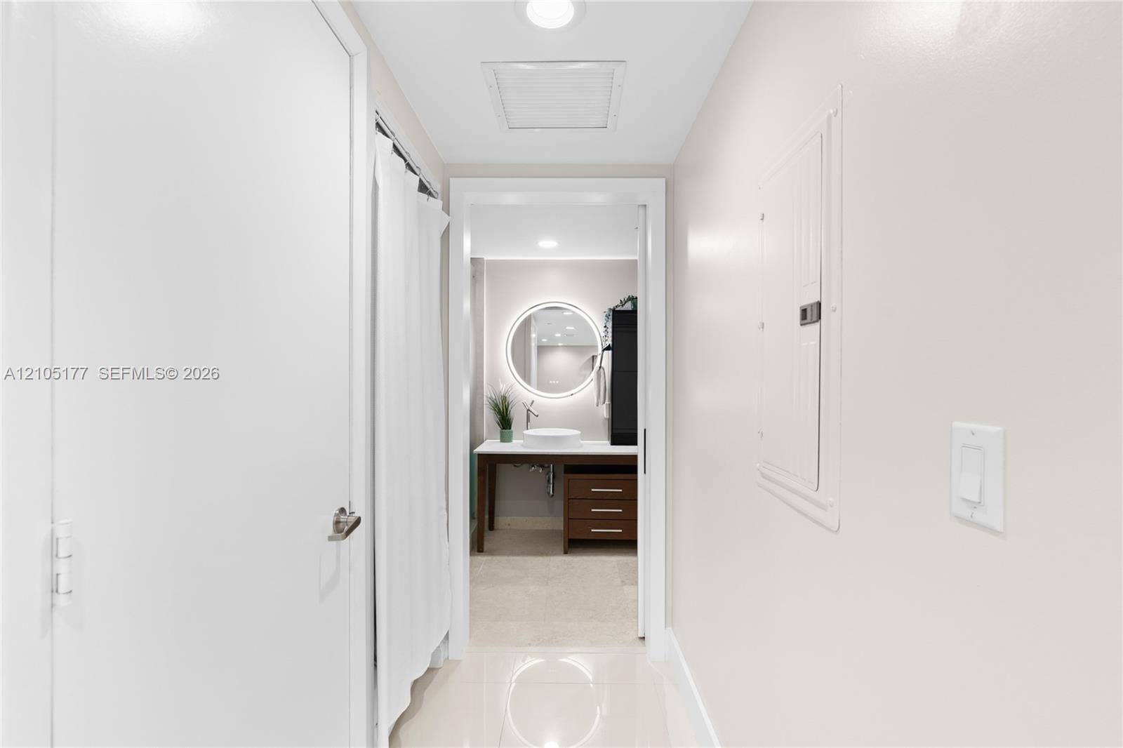 475 Brickell Avenue, #2414, Miami, FL 33131 Photo 21