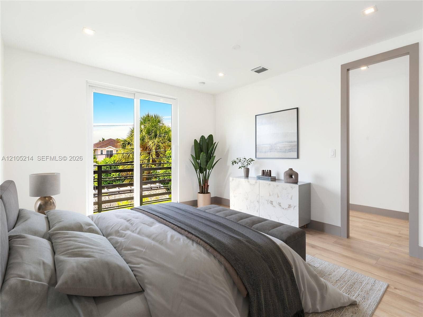 721 SW 7th Avenue, Fort Lauderdale, FL 33315 Primary Bedroom with ensuite bathroom and 2 walk in closets