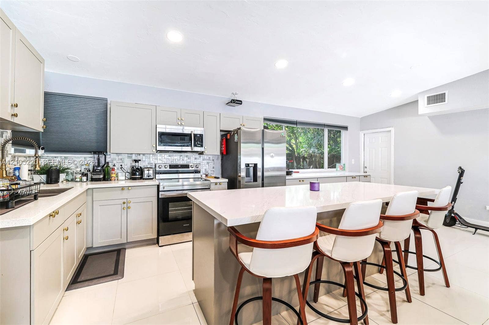 17251 NE 2nd Court, North Miami Beach, FL 33162 Photo 11
