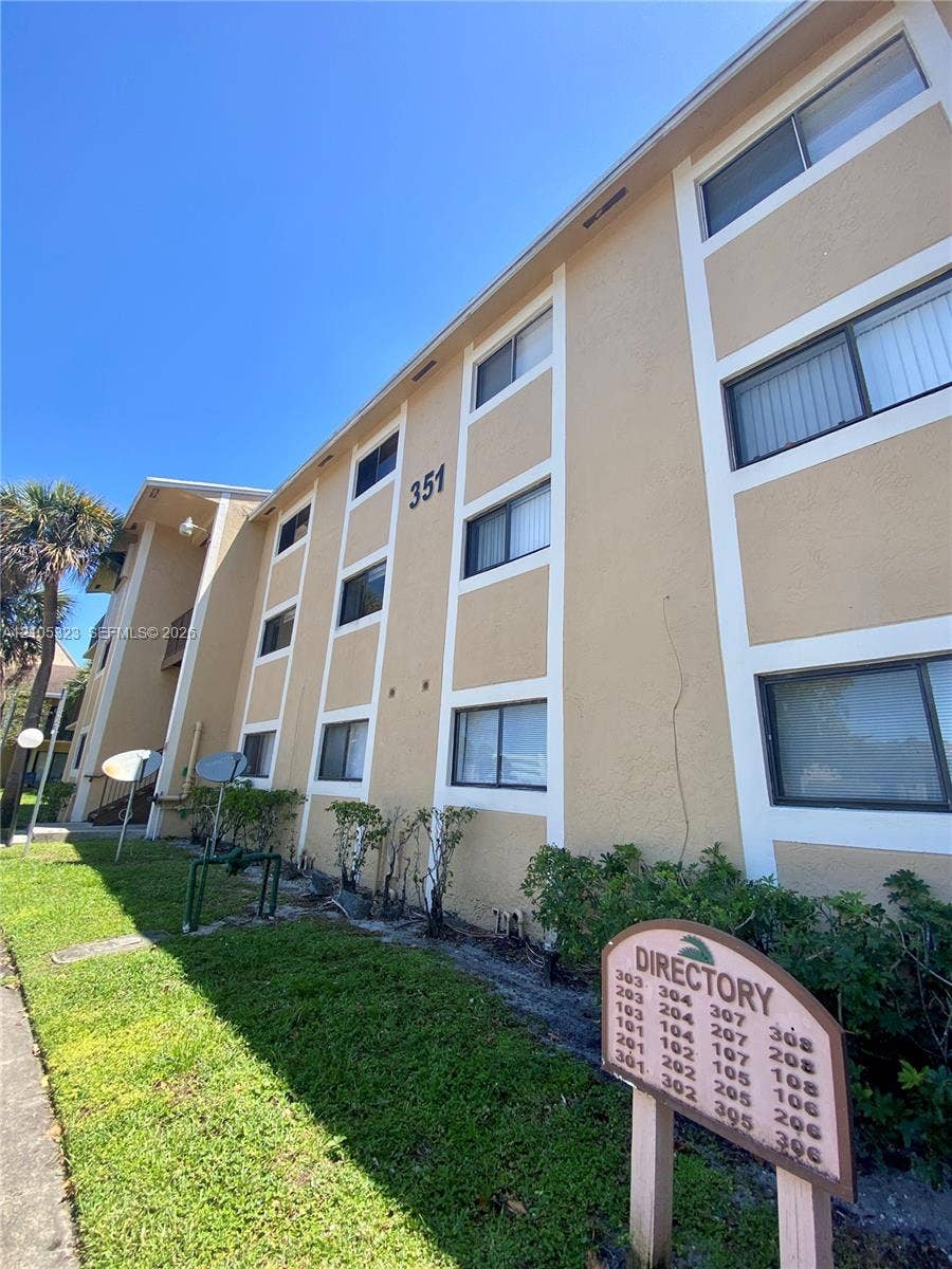 Property photo for Pembroke Pines, FL