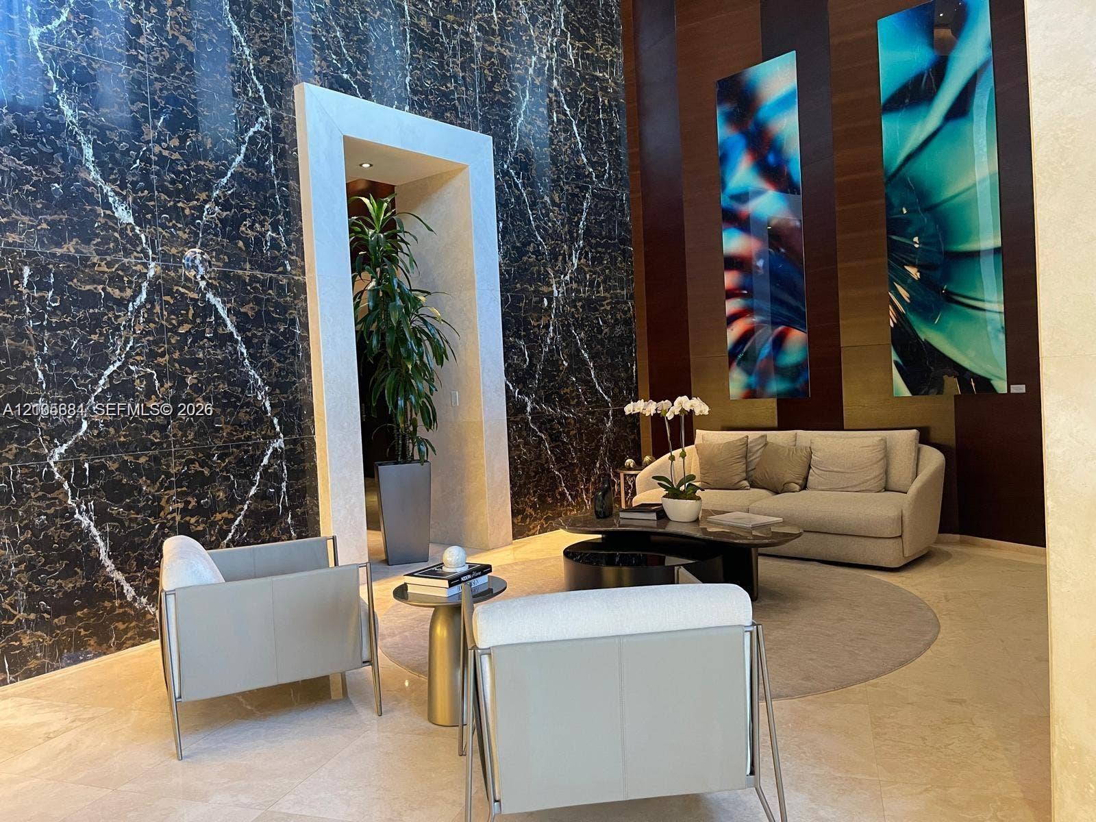 16001 Collins Avenue, #2803, Sunny Isles Beach, Sunny Isles Beach, FL 33160 Marble-finish accent wall with white veining