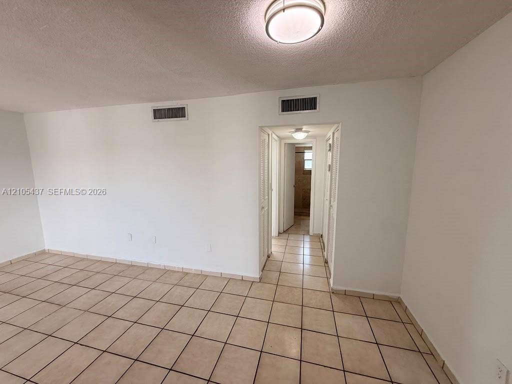Neutral white wall finishes