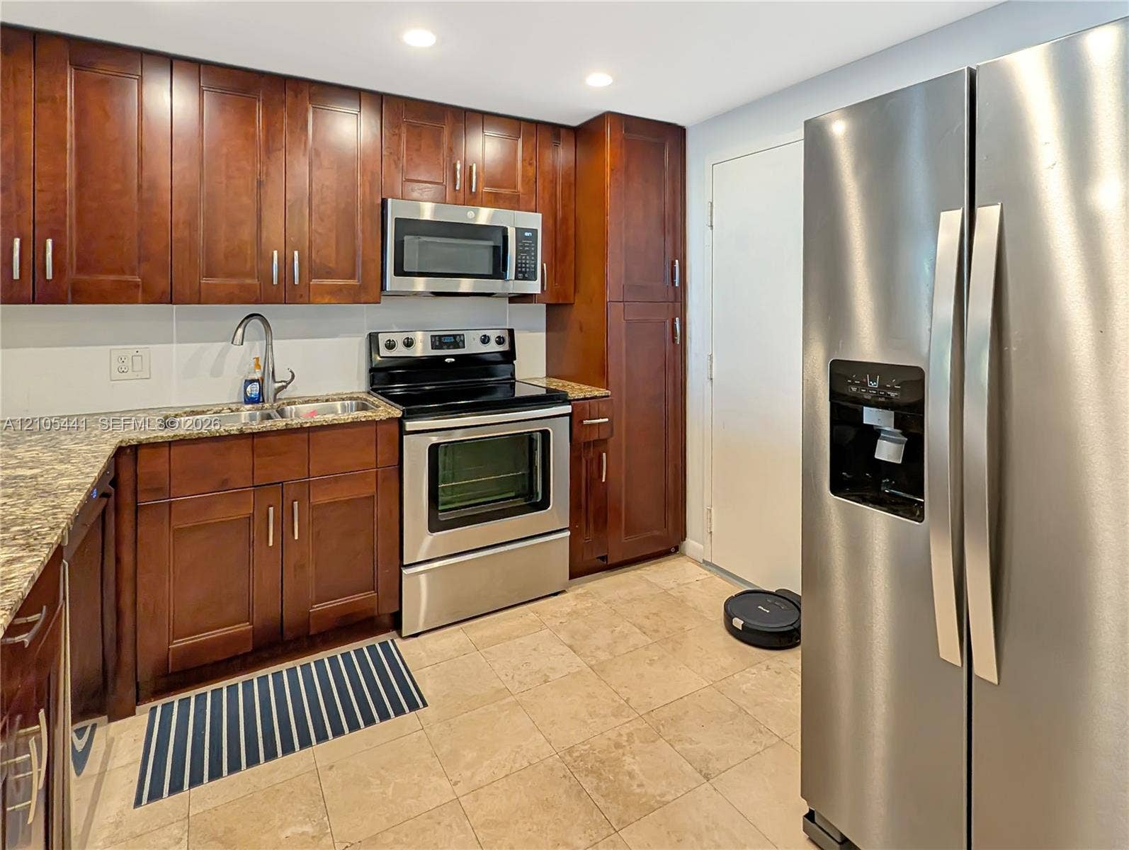 437 Golden Isles Drive, #15F, Hallandale Beach, FL 33009 Photo 8