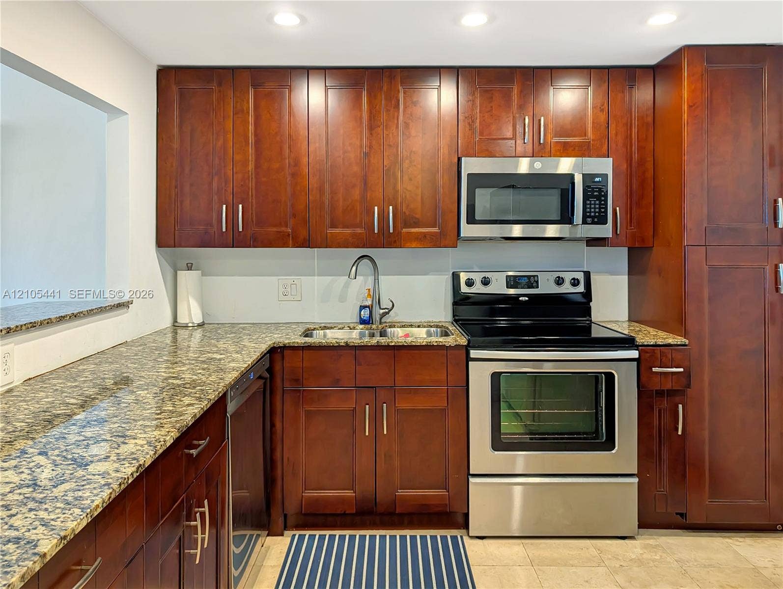 437 Golden Isles Drive, #15F, Hallandale Beach, FL 33009 Photo 9