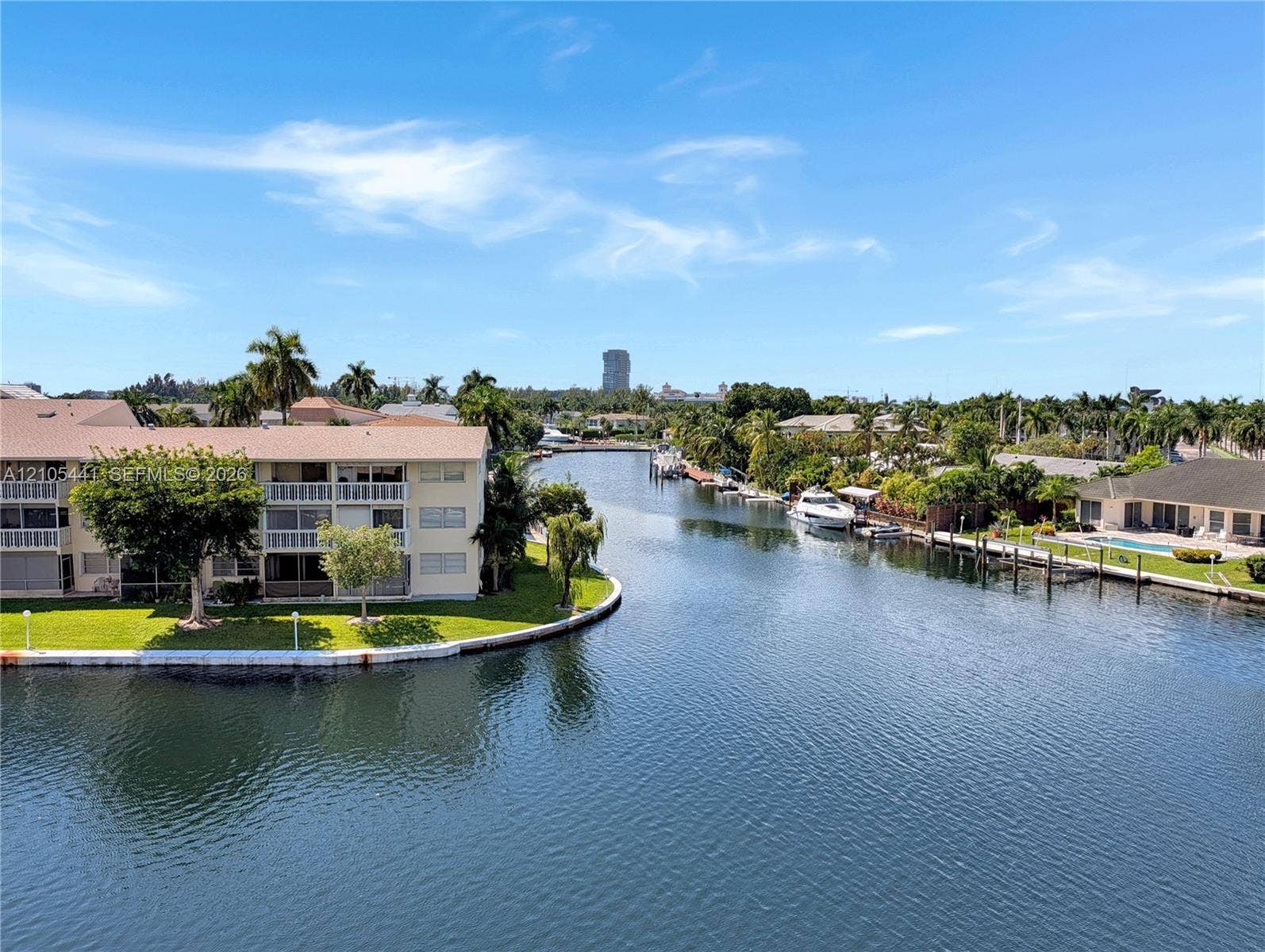 437 Golden Isles Drive, #15F, Hallandale Beach, FL 33009 Photo 24