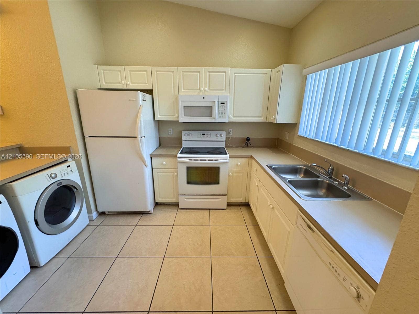 3942 SW 48th Avenue, Pembroke Park, FL 33023 Photo 2