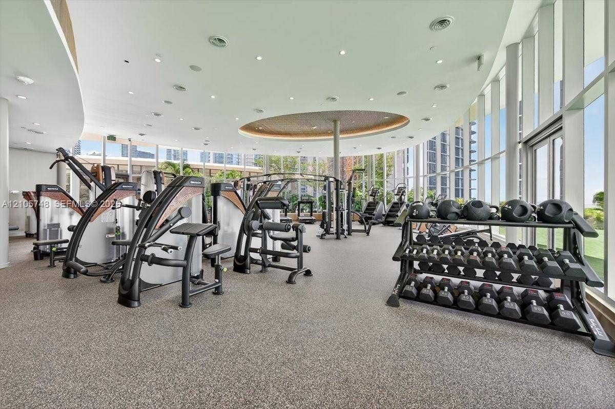 725 NE 24, #5401, Miami, Miami, FL 33137 yoga room