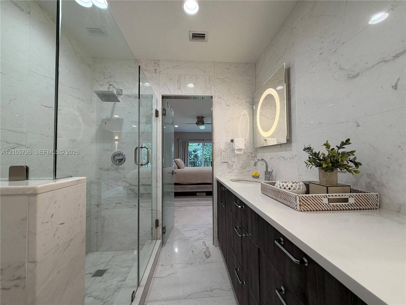 1611 SW 2nd Court, #A111, Miami, FL 33129 Primary bathroom