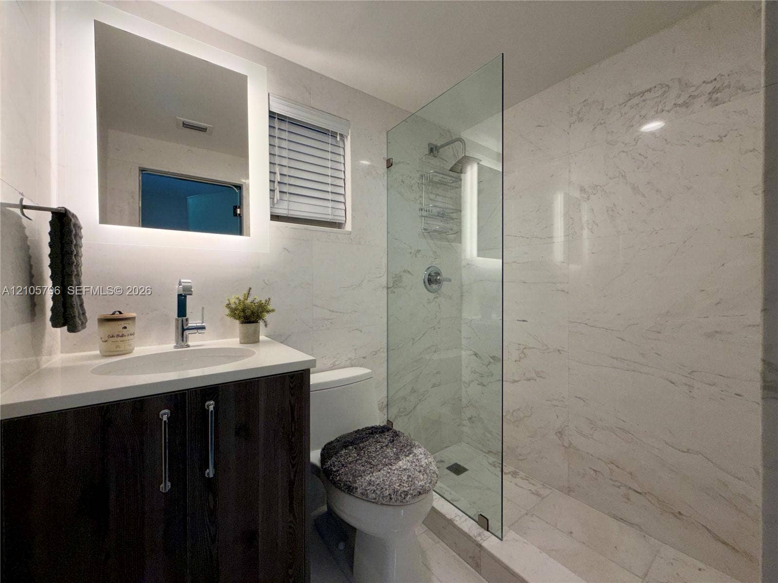 1611 SW 2nd Court, #A111, Miami, FL 33129 Renovated full bathroom