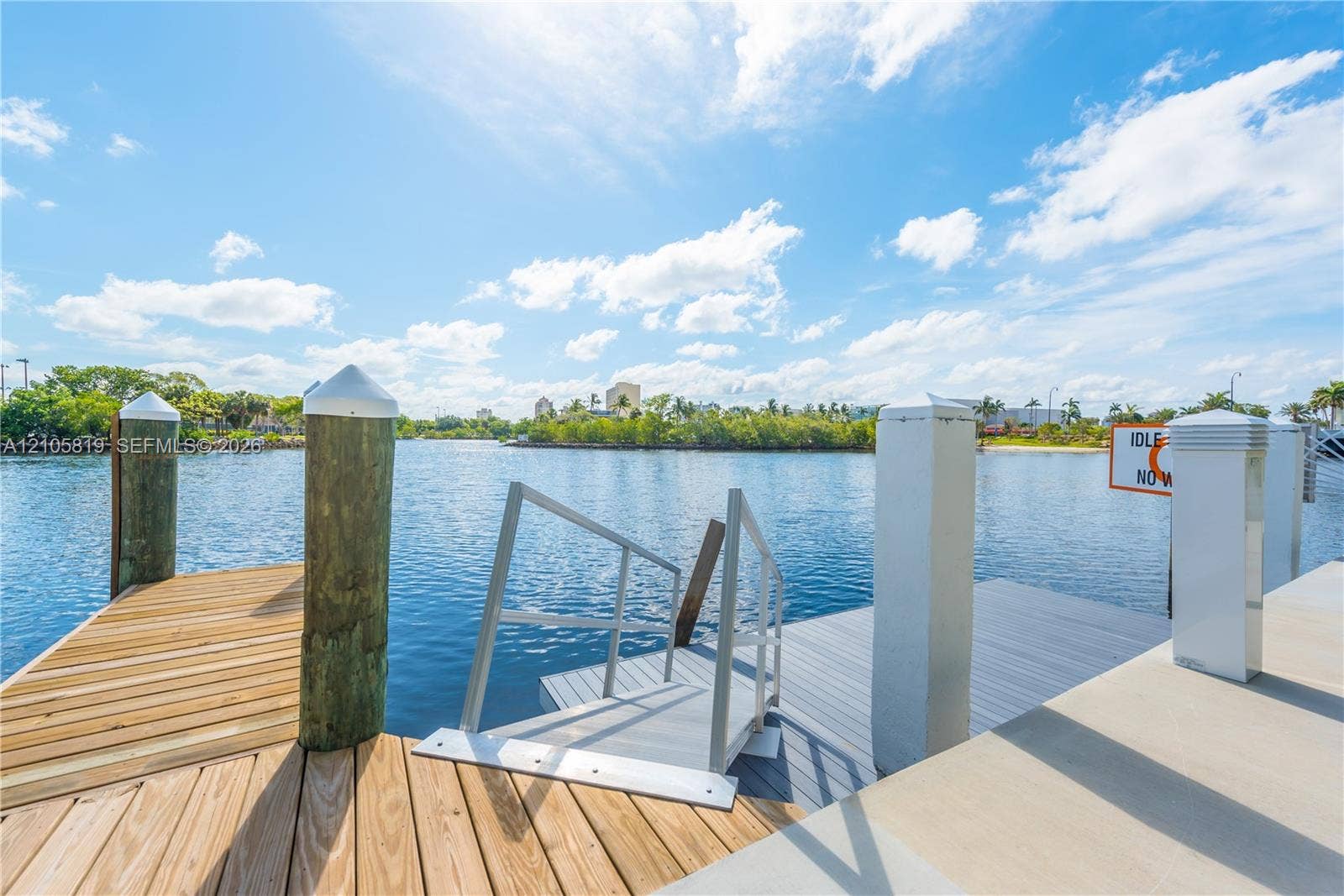 1180 N Federal Highway, #810, Fort Lauderdale, FL 33304 Community Dock for boating purposes or Kayak/Paddle-Board launch.