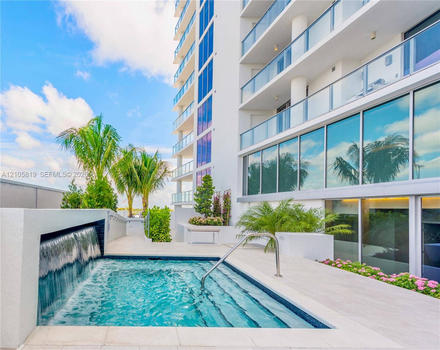 1180 N Federal Highway, #810, Fort Lauderdale, FL 33304 Sunset Deck Hot Tub.