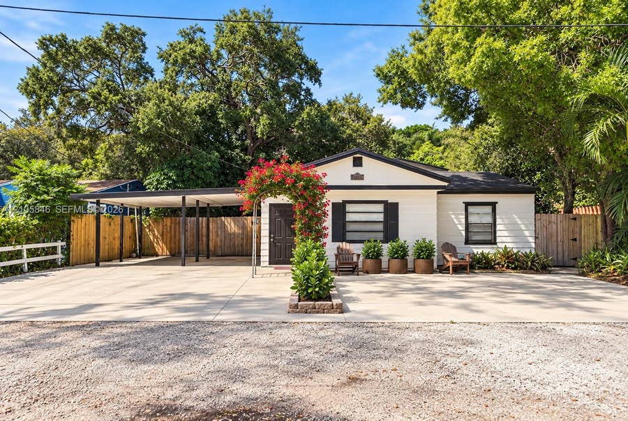 Property photo for 1913 Riverside Drive, Fort Lauderdale, FL