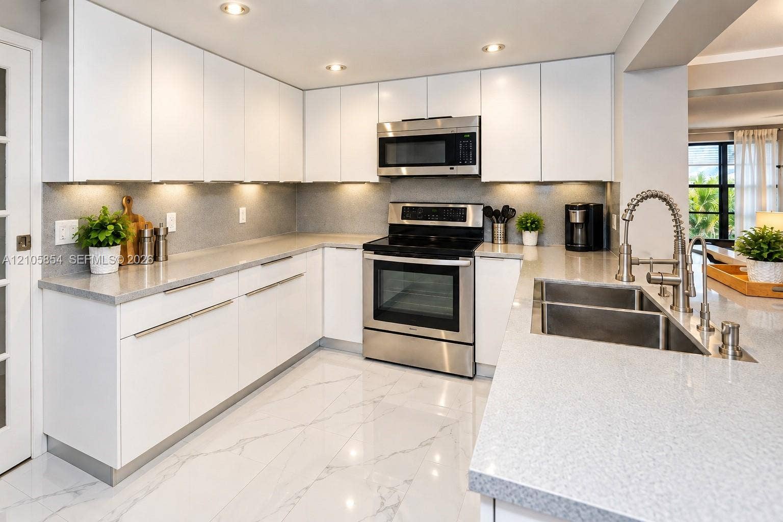 454 NW 97th Place, Miami, FL 33172 Photo 15