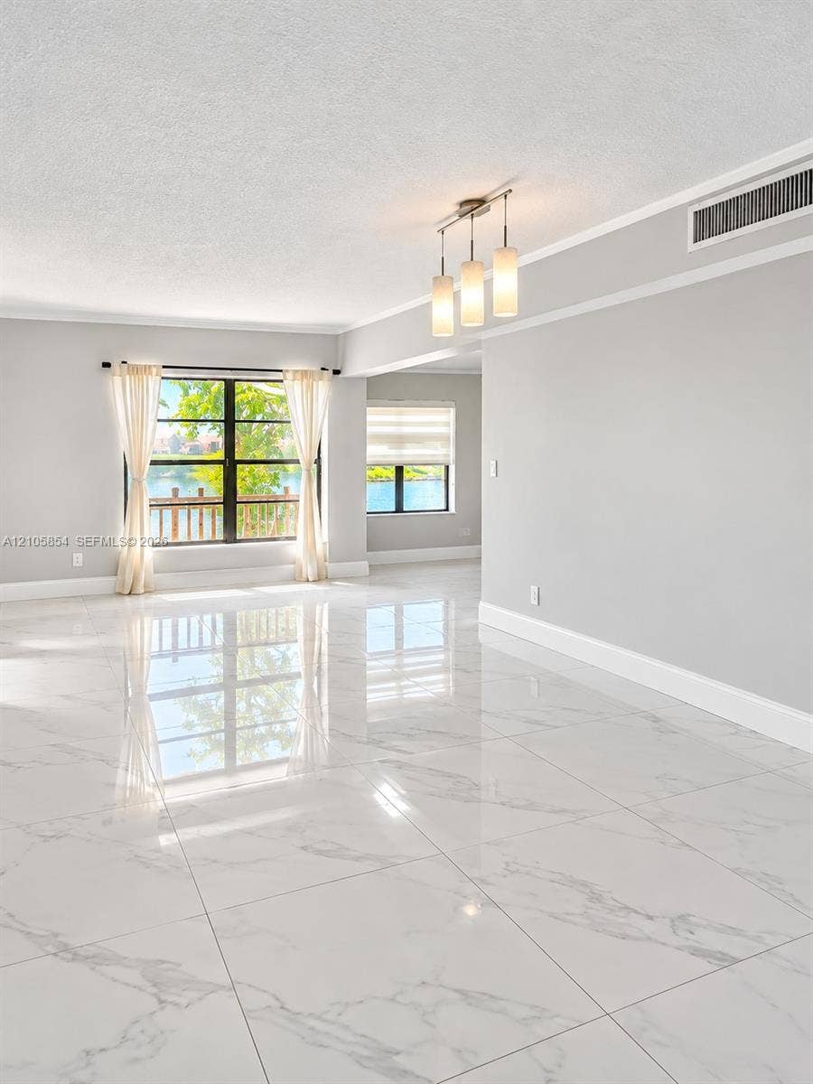 454 NW 97th Place, Miami, FL 33172 Photo 5