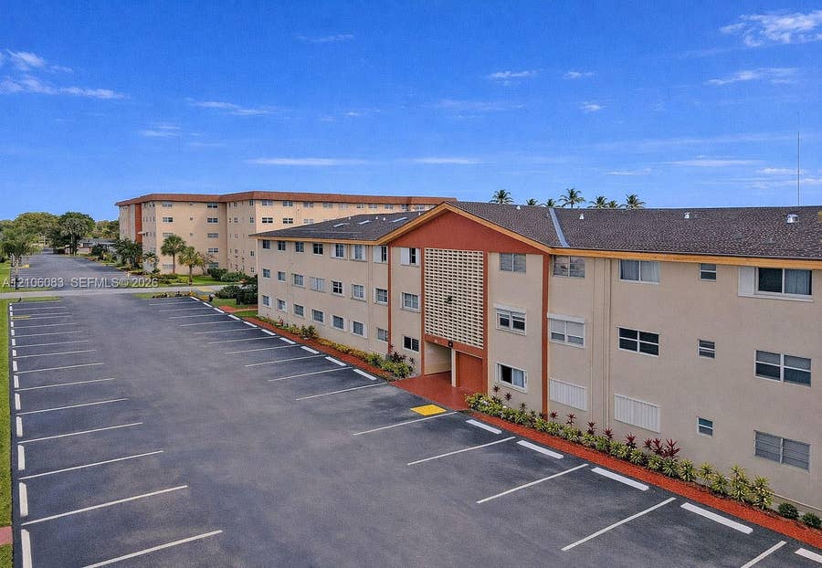 Property photo for 5300 Washington Street, #D303, Hollywood, FL