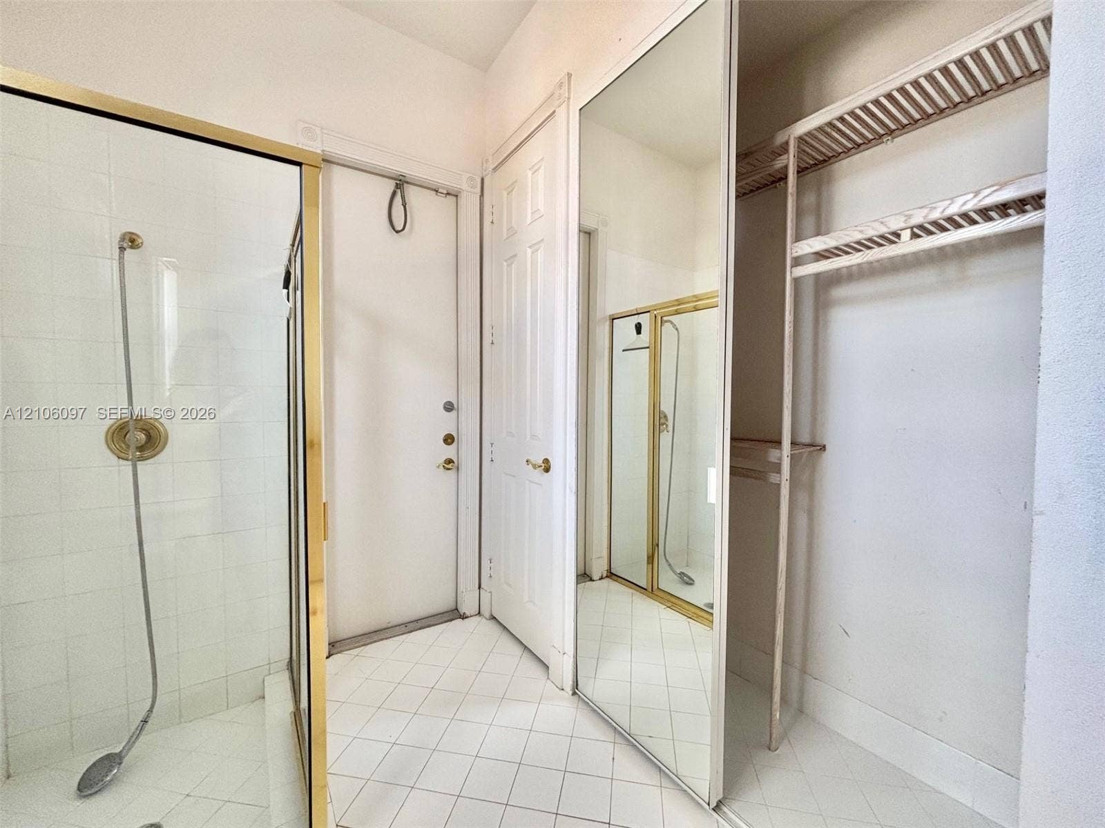 1141 Waterside Lane, Hollywood, FL 33019 Guest house full bathroom/cabana bath
