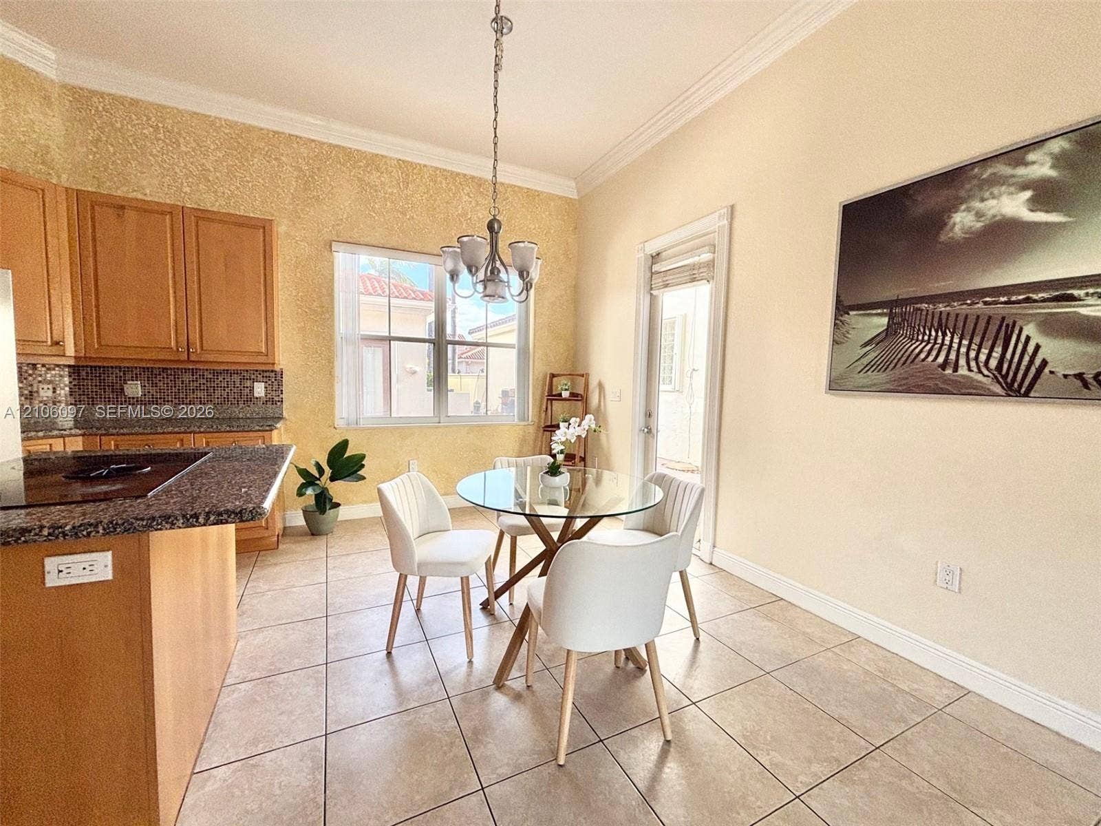 1141 Waterside Lane, Hollywood, FL 33019 Eat in kitchen area with room for a big table