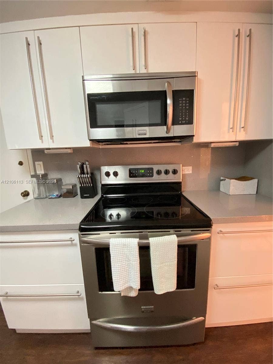 905 Brickell Bay Drive, #327, Miami, Miami, FL 33131 Photo 32