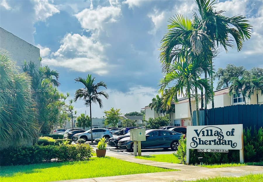 Property photo for 2554 N 38th Avenue, Hollywood, FL