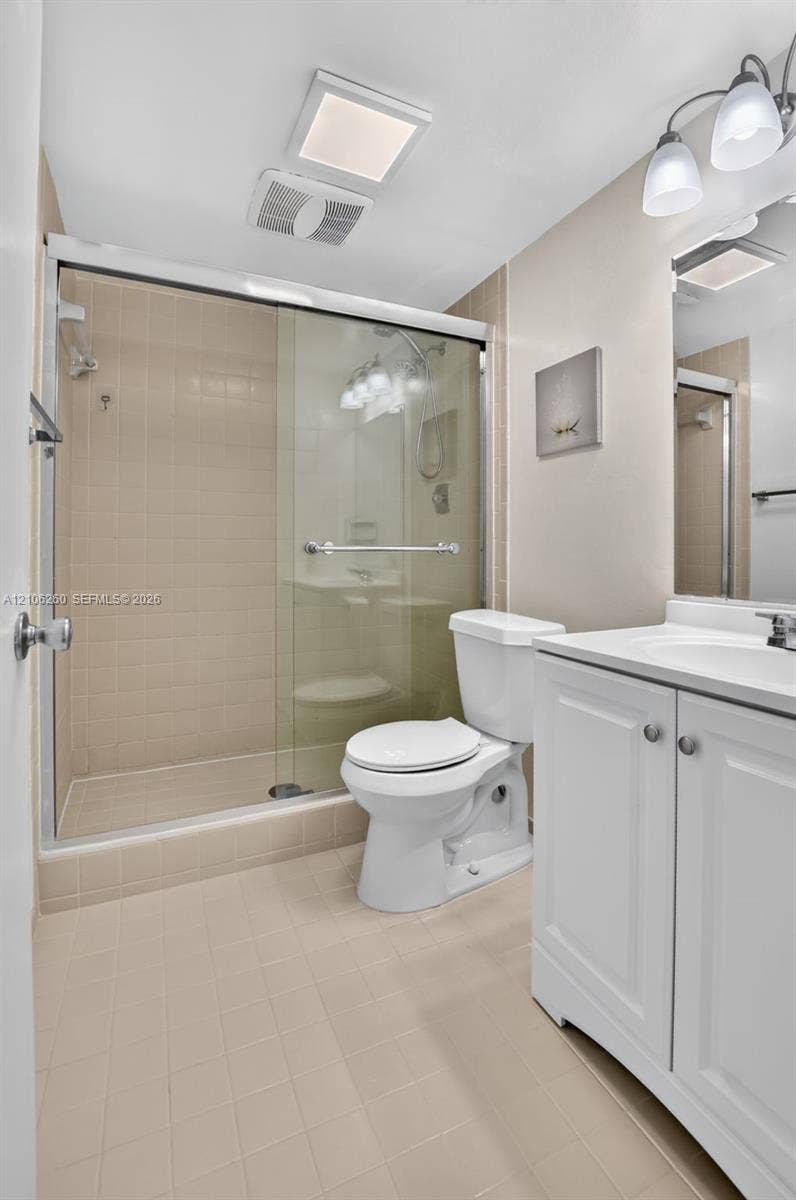 5951 Wellesley Park Drive, #508, Boca Raton, FL 33433 2nd bathroom