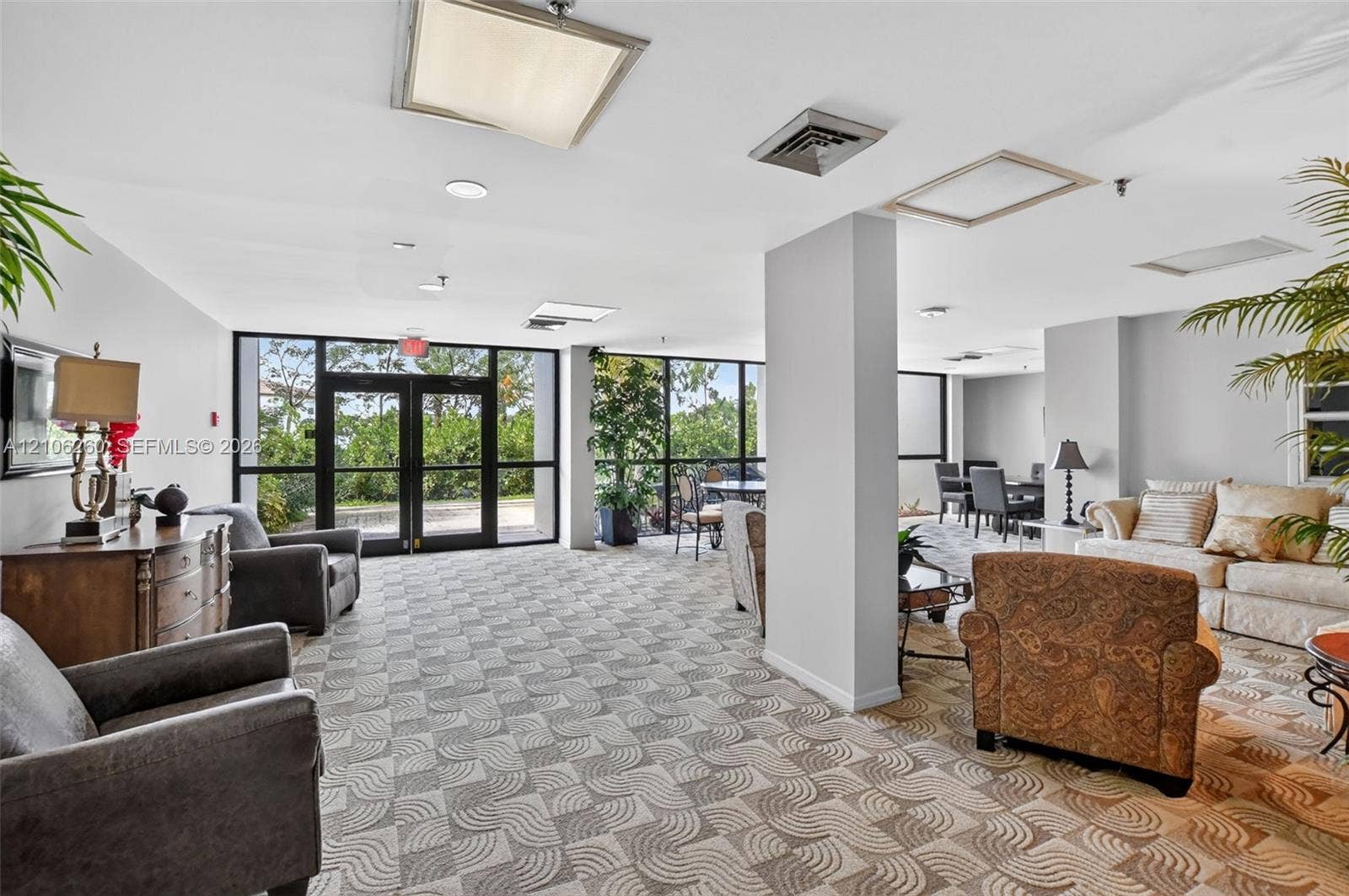 5951 Wellesley Park Drive, #508, Boca Raton, FL 33433 Open-concept common area