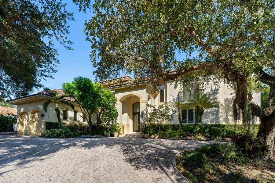Property photo for 673 Destacada Circle, Coral Gables, FL