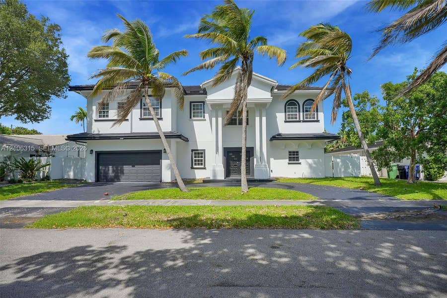 Property photo for 2319 NE 35th Drive, Fort Lauderdale, FL
