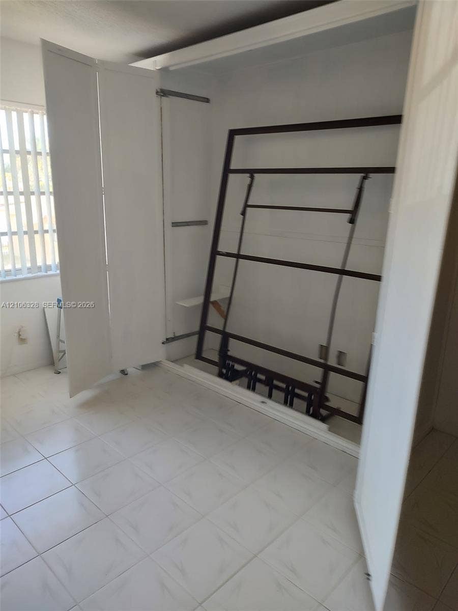 Murphy bed closet